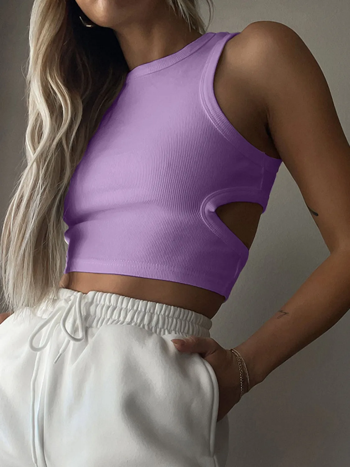 🌟 Cutout Round Neck Tank 🌟