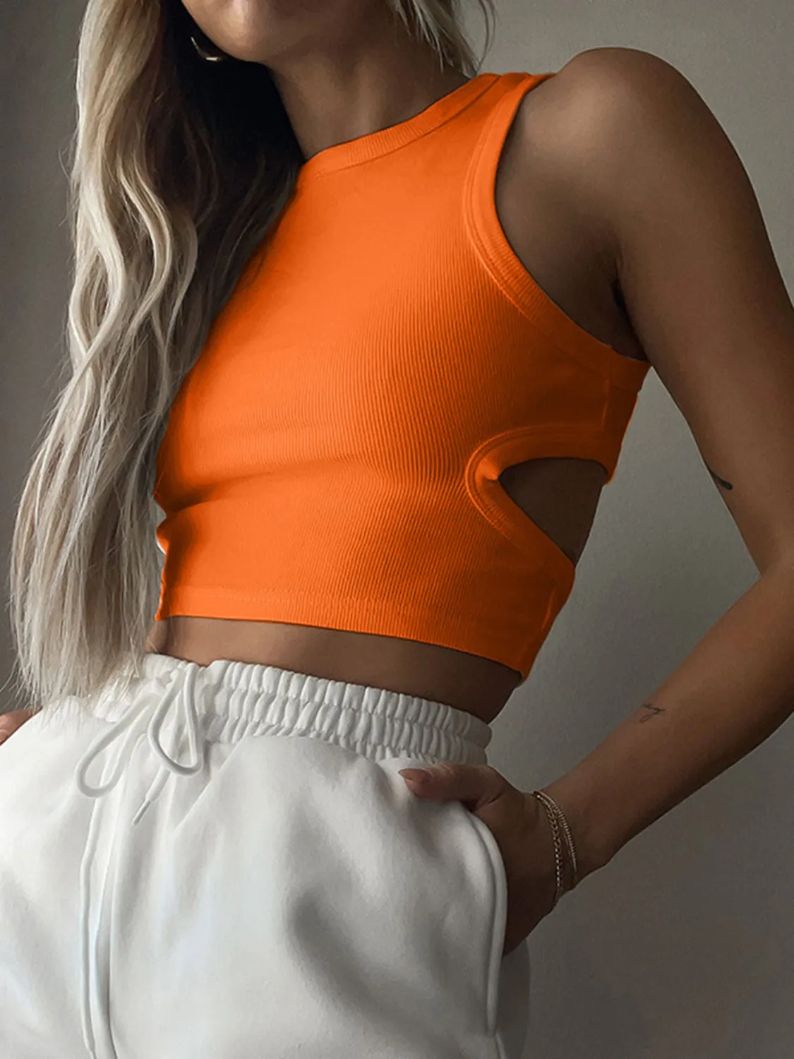 🌟 Cutout Round Neck Tank 🌟