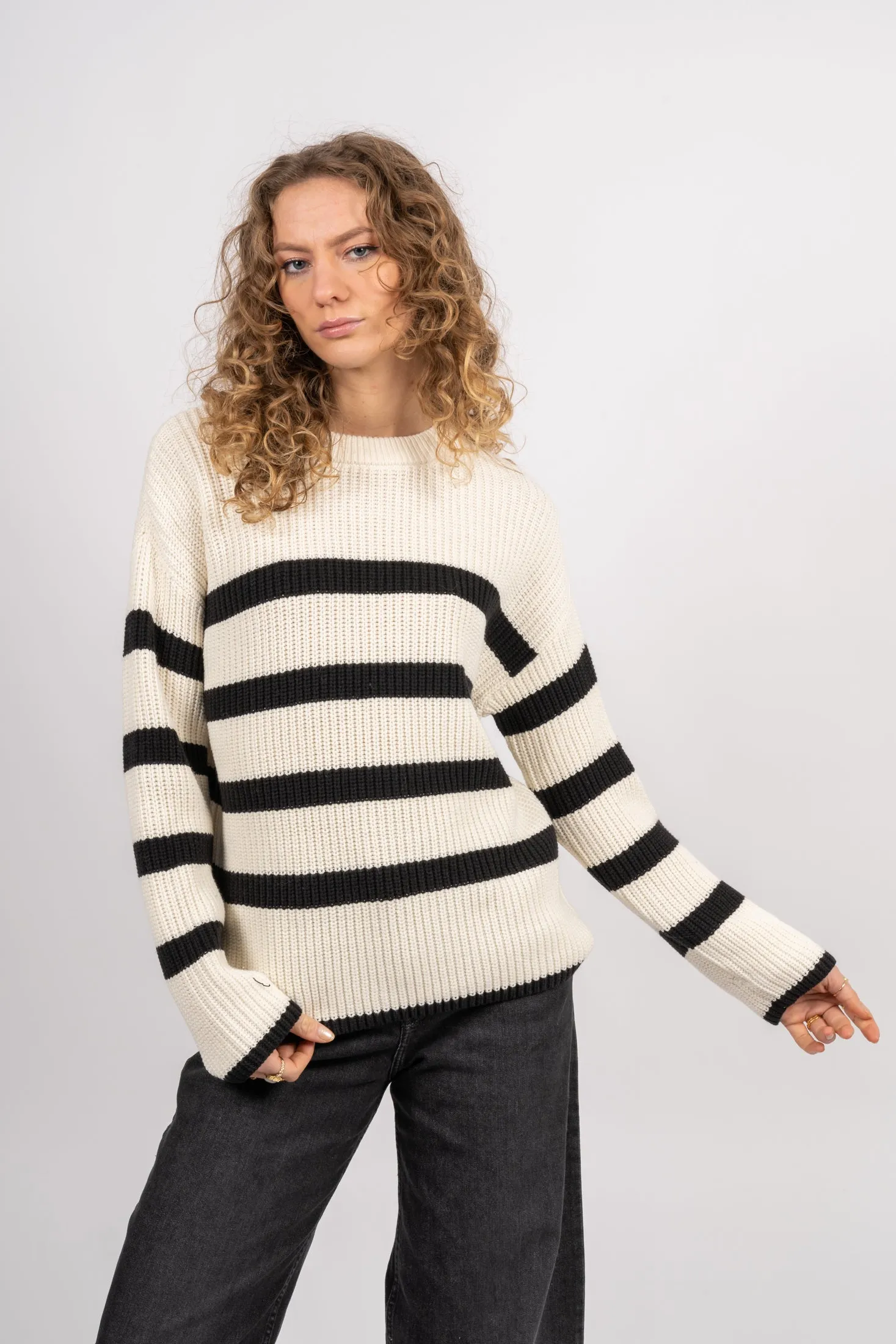 Bloomie LS Knit O-Neck - Snow White W/Black