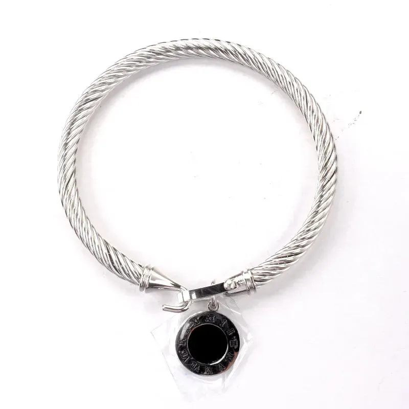 JC - Women's Shell Bracelet: Fashionable black shell design, stainless steel jewelry