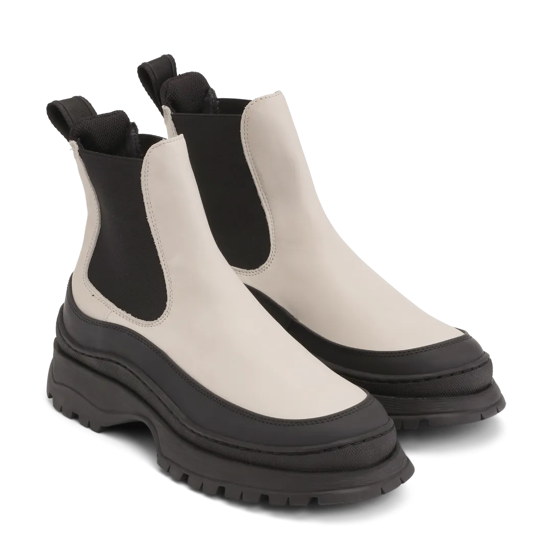 Trail Off White Chelsea Boots