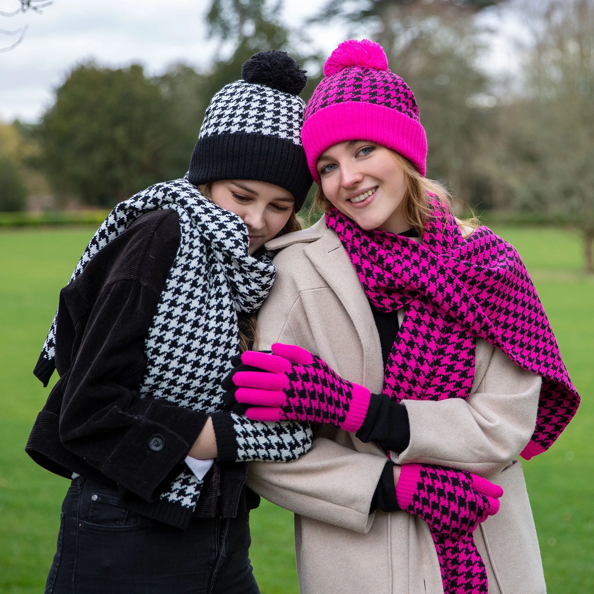 Women’s Knitted Bobble Hat with Dogtooth Pattern